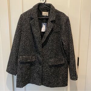 Universal Thread Hoods Co. Ladies Coat.  Black/White. Large. NWT. Poly‎ Blend.